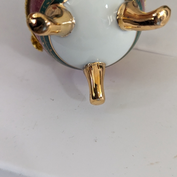 Porcelain Easter egg tripod trinket - Picture 3 of 6